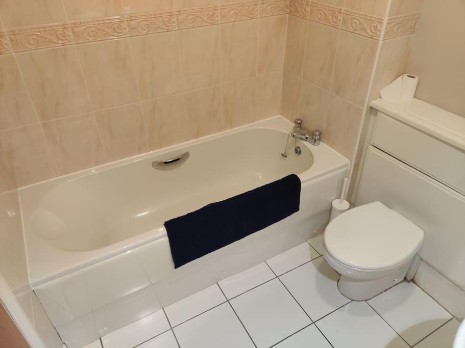 Apartamento Next To The Palace And Royal Mile With Parking Edimburgo