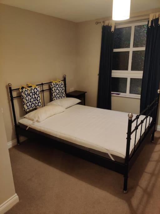 Next To The Palace And Royal Mile With Parking Edimburgo
